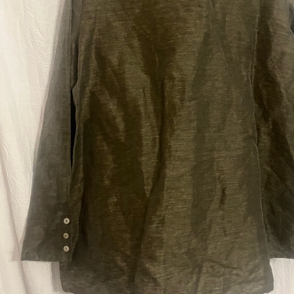 Woman’s J. Jill Linen Long Sleeve Button Down in Basil 🌵LT - Picture 6 of 9